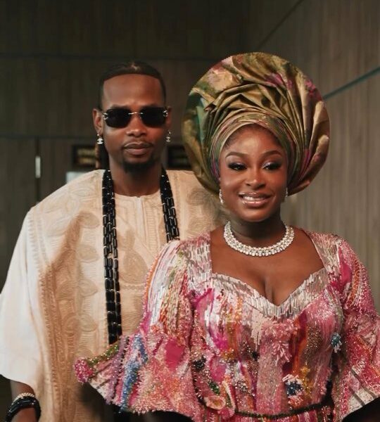 Yhemo Lee & Tayo Dazzle in Traditional Nigerian Fashion at Their Wedding Ceremony