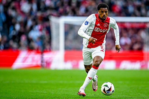 Akpom's Goal Helps Ajax Secure Back-to-Back Eredivisie Wins