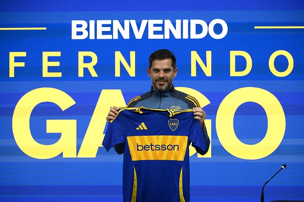 <blockquote>
Fernando Gago Named New Boca Juniors Manager
</blockquote>